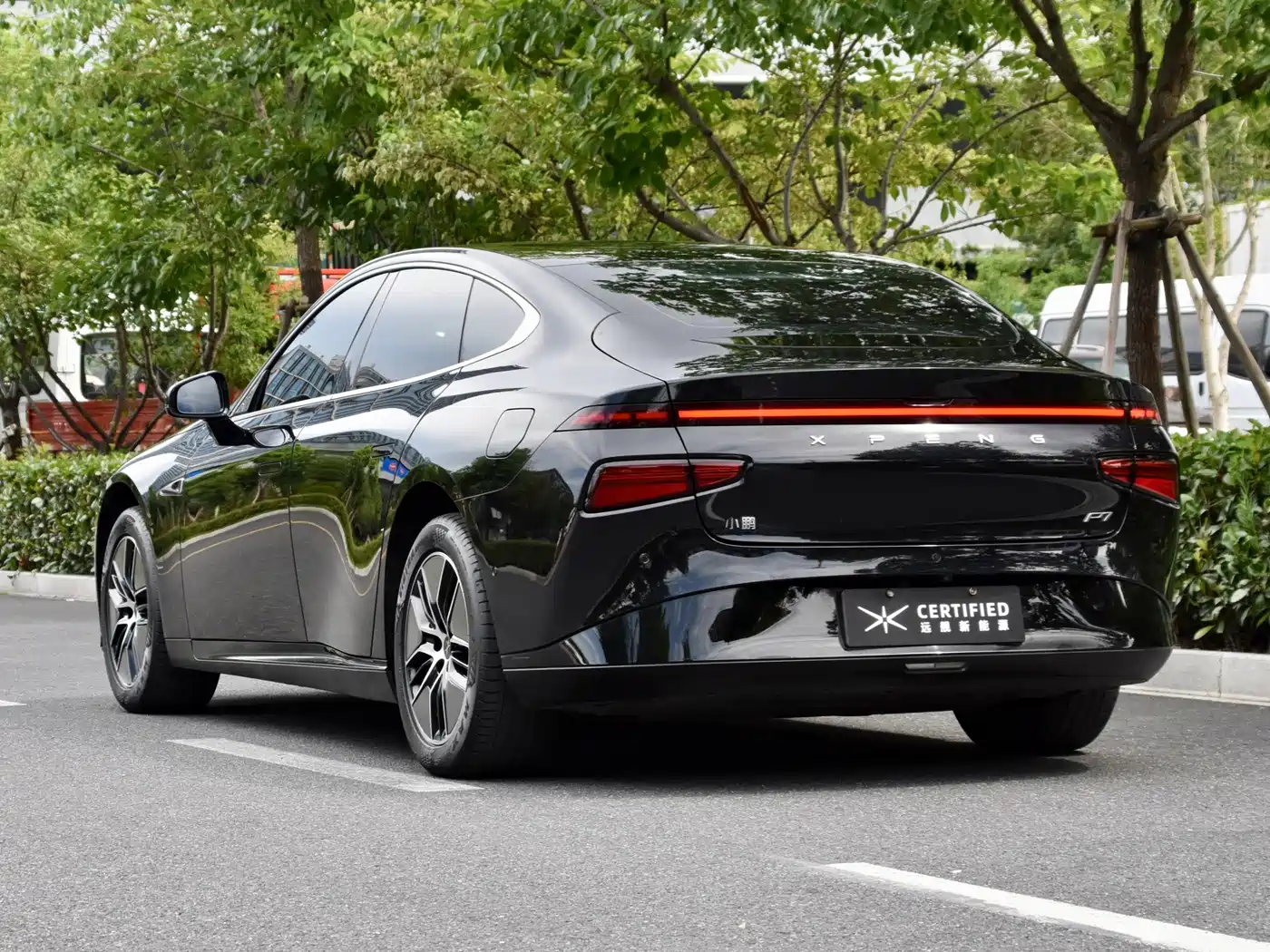 Фото 3 - XPeng P7