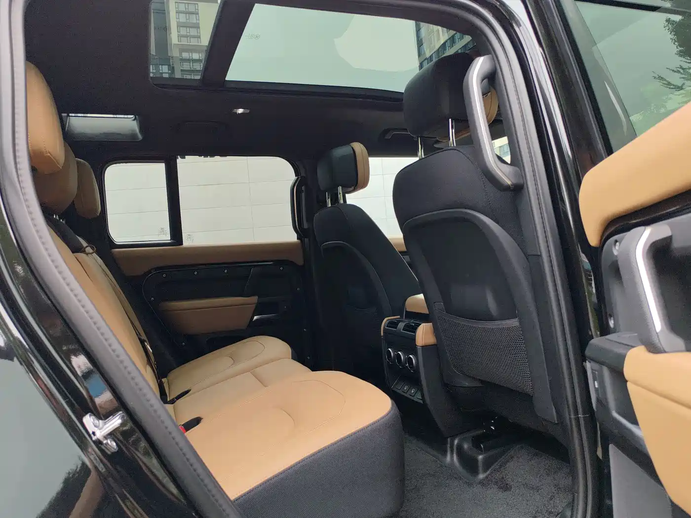 Land Rover Defender 2025 110 3.0T P400 X фото 10