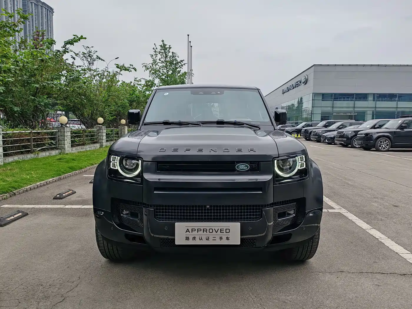 Land Rover Defender 2025 110 3.0T P400 X фото 2