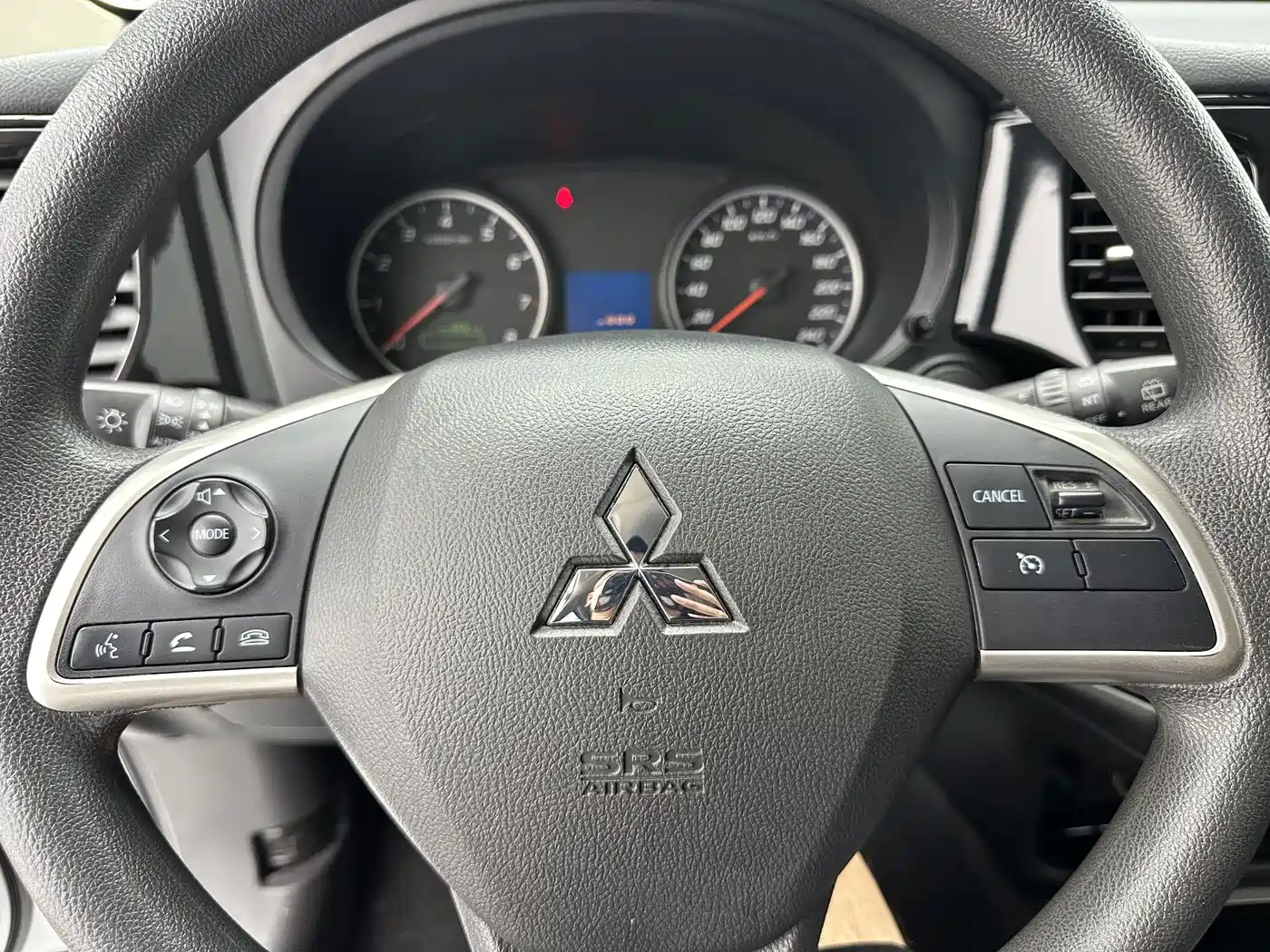 Mitsubishi Outlander 2022 2021 Facelift 2.0L 2WD Comfort Edition 5-Seater