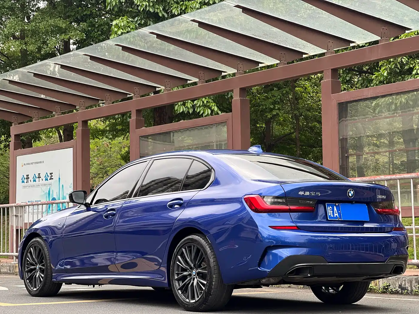 BMW 3 Series 2020 325Li M Sport Black Night Package фото 18