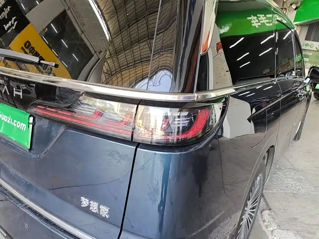 Voyah Auto Voyah Dreamer 2025 PHEV AWD Flagship Kunpeng Edition фото 8
