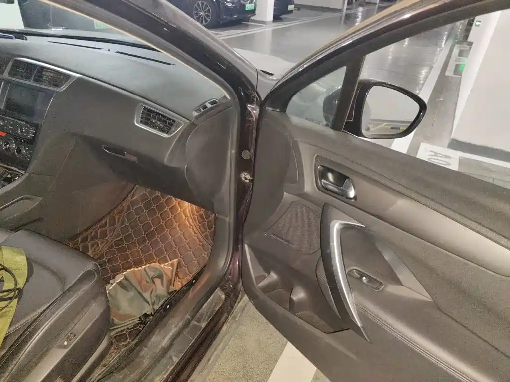 DS 6 2015 2014 1.6T Luxury Edition THP200