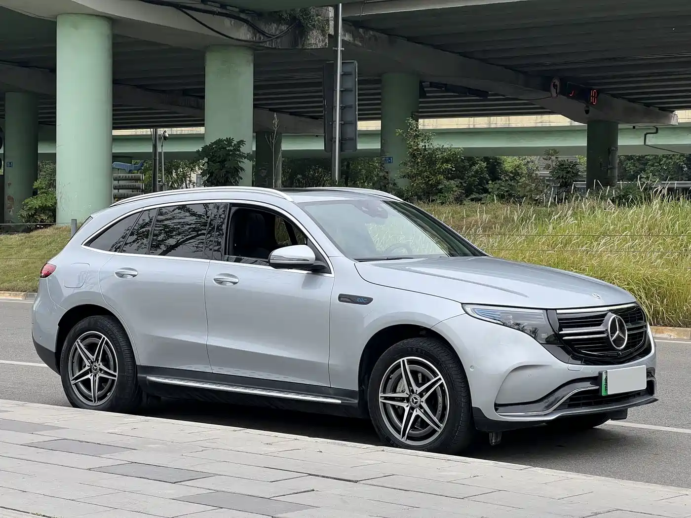 Mercedes-Benz EQC 2021 EQC 400 4MATIC фото 4