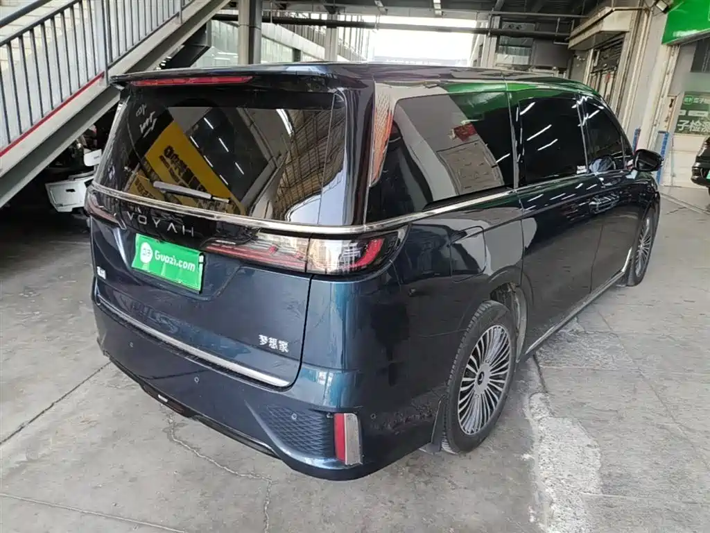 Voyah Auto Voyah Dreamer 2025 PHEV AWD Flagship Kunpeng Edition фото 7