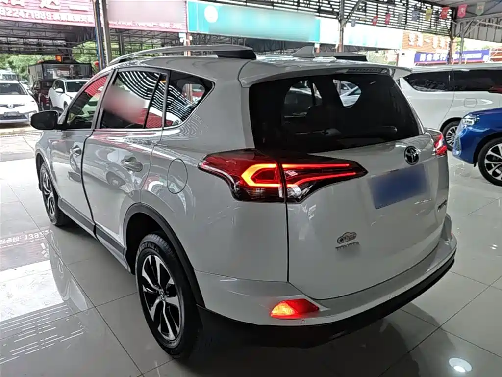 Toyota RAV4 Rongfang 2016 2.0L CVT 2WD Urban (China V) фото 5
