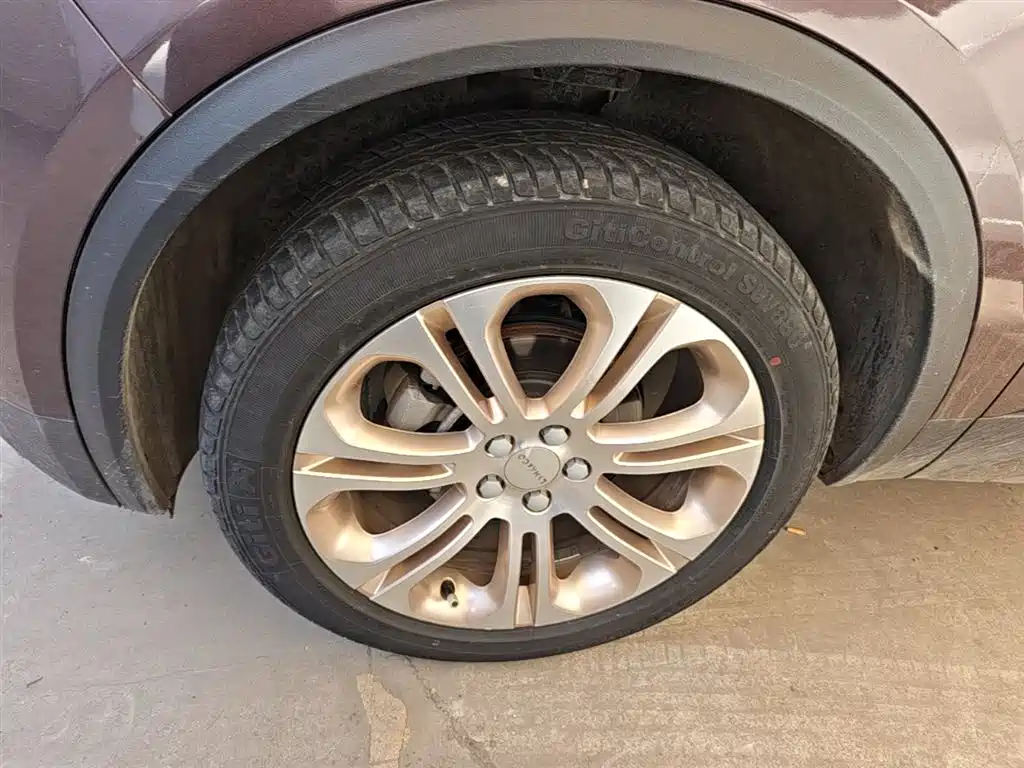 Lynk & Co 01 2019 2.0T 2WD Type Pro Version China V фото 23