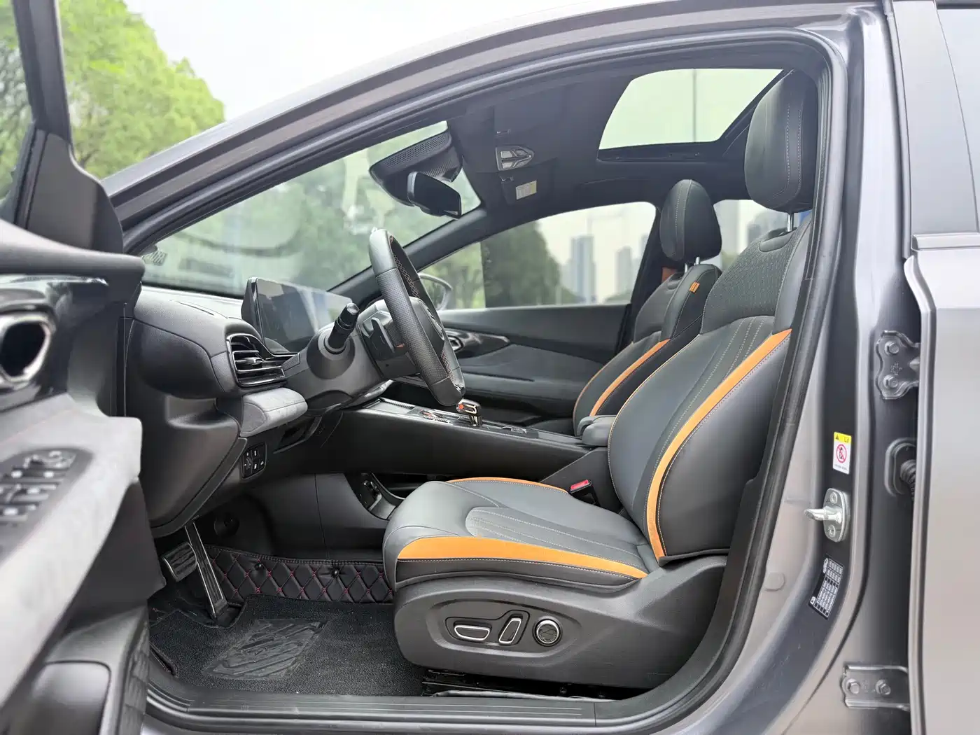 GAC Trumpchi Trumpchi Emkoo 2022 270T DCT J16 R-style Track Edition фото 9