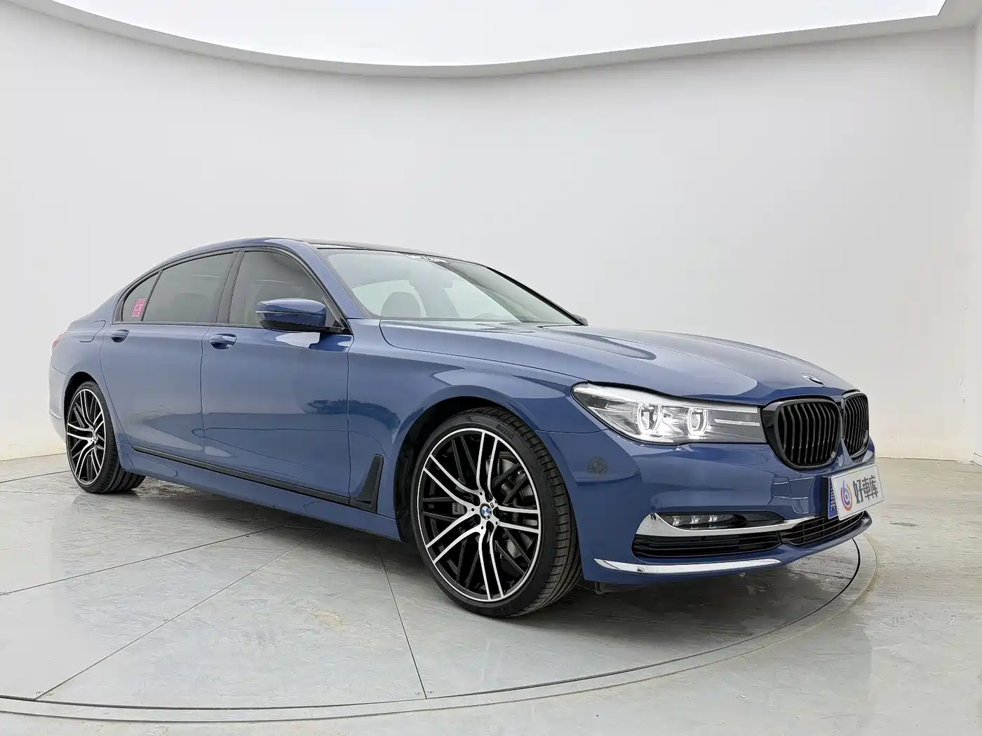 BMW 7 Series 2018 730Li Leading Type Excellence Package фото 3