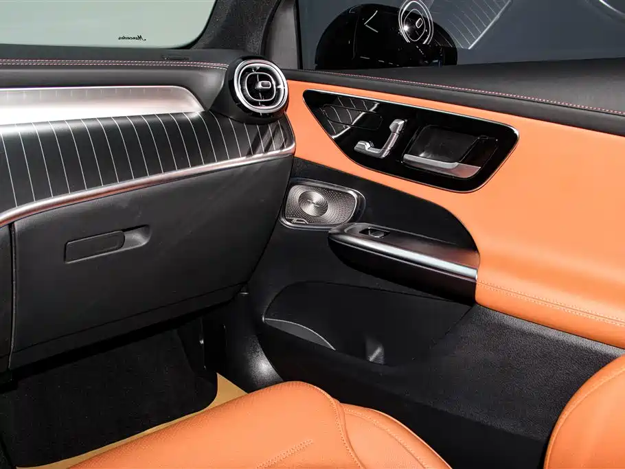 Mercedes-Benz GLC 2024 Facelift GLC 300 L 4MATIC Sport 7-seater фото 25
