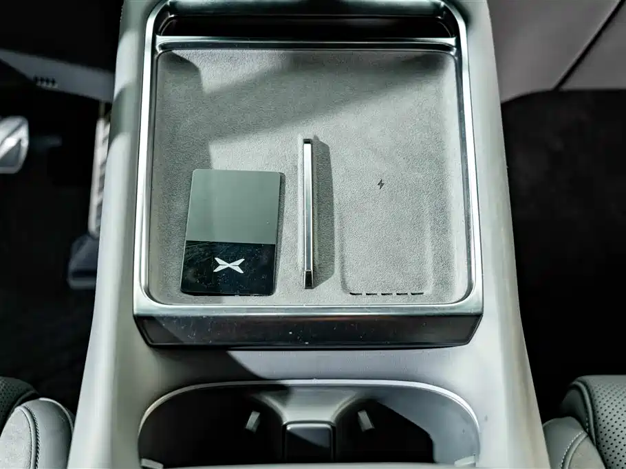 XPeng P7 2025 2025 820km Extended Range Edition