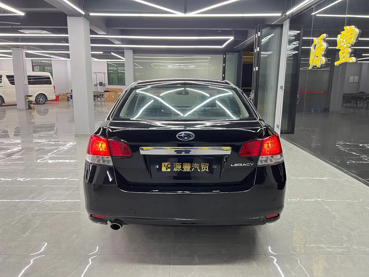 Subaru Legacy 2010 2.5i Luxury Navigation Edition фото 4