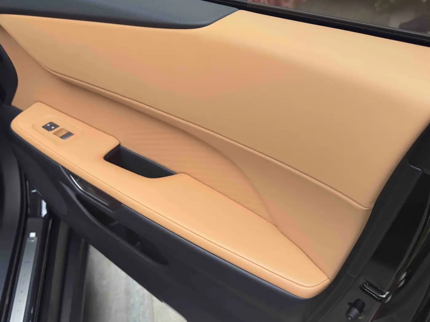 Lexus ES 2026 2025 Model 300h Base Version