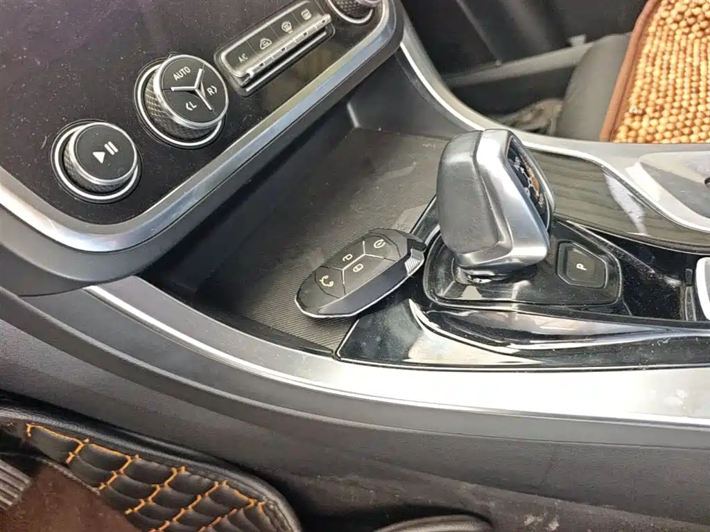 Lynk & Co 01 2019 2.0T 2WD Type Pro Version China V фото 9