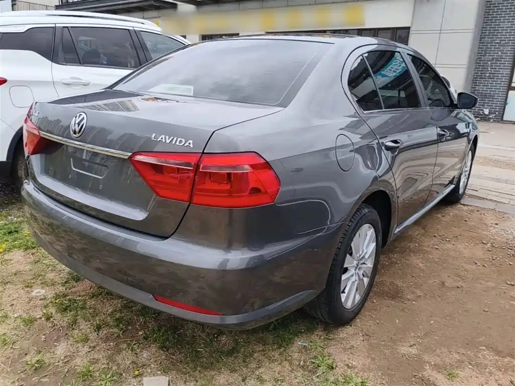 Volkswagen Lavida 2013 Facelift Classic 1.6L Automatic Comfort фото 7