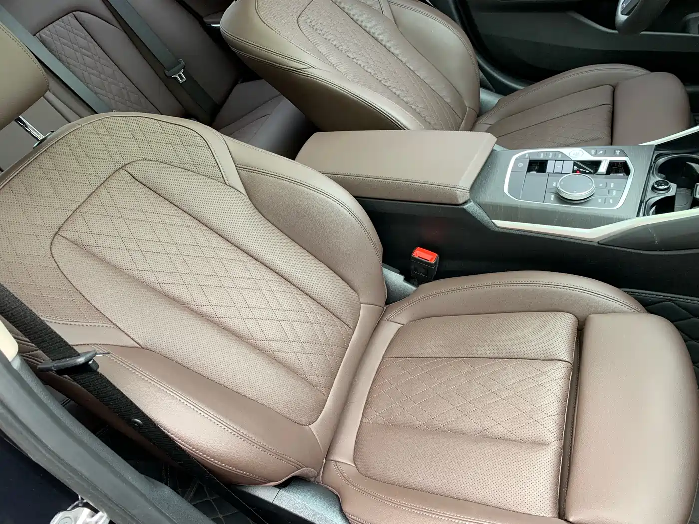 BMW 3 Series 2024 325i M Sport Package фото 26