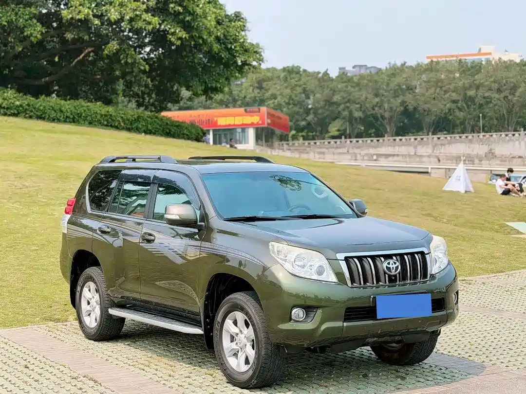 Toyota Prado 2010 4.0L Automatic TX фото 3