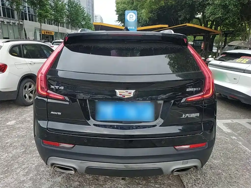 Cadillac XT4 2019 2018 28T FWD Leading Edition