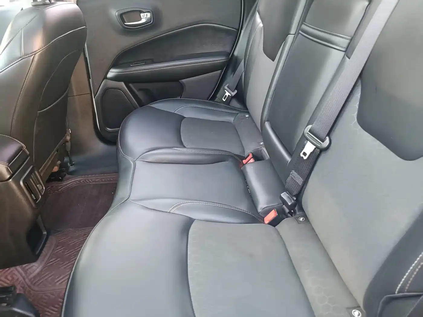 Photo 6 - Jeep Compass