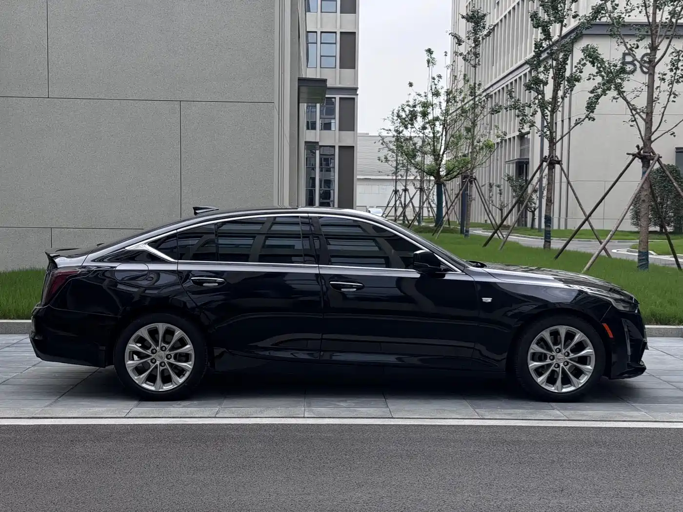 Photo 4 - Cadillac CT5