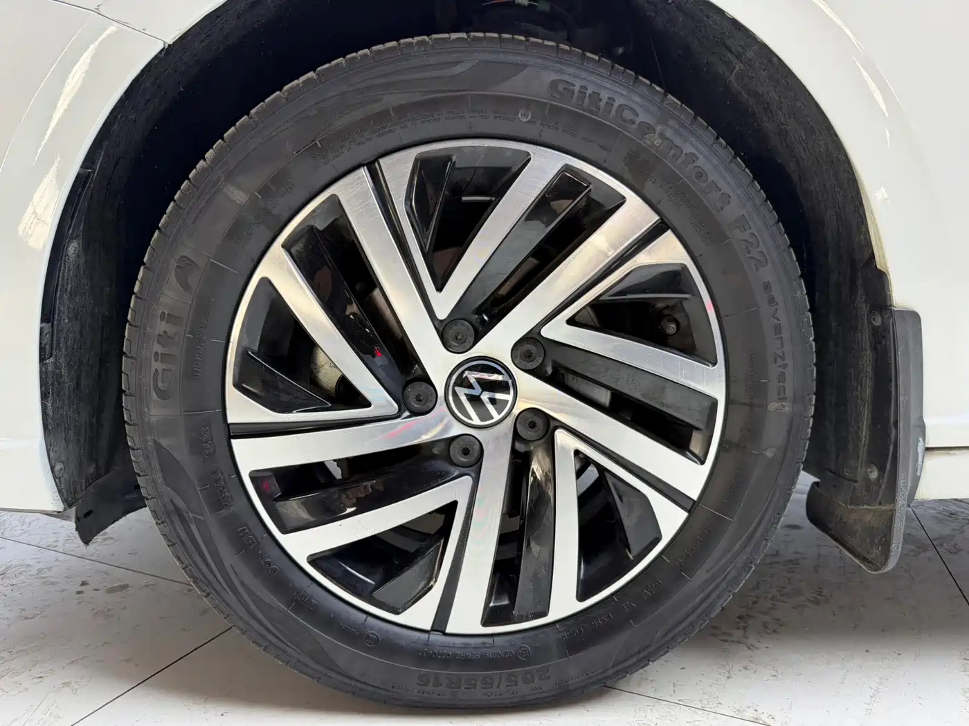 Фото 8 - Volkswagen Lavida