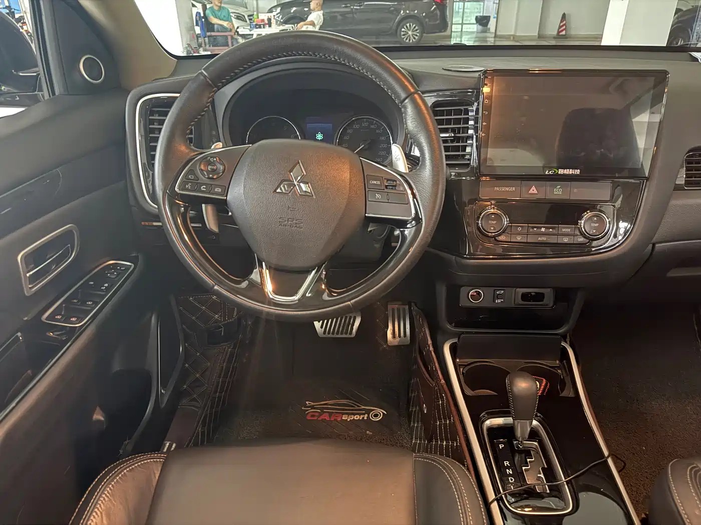 Mitsubishi Outlander 2019 2.4L 4WD Deluxe Edition 7-Seater China VI фото 12
