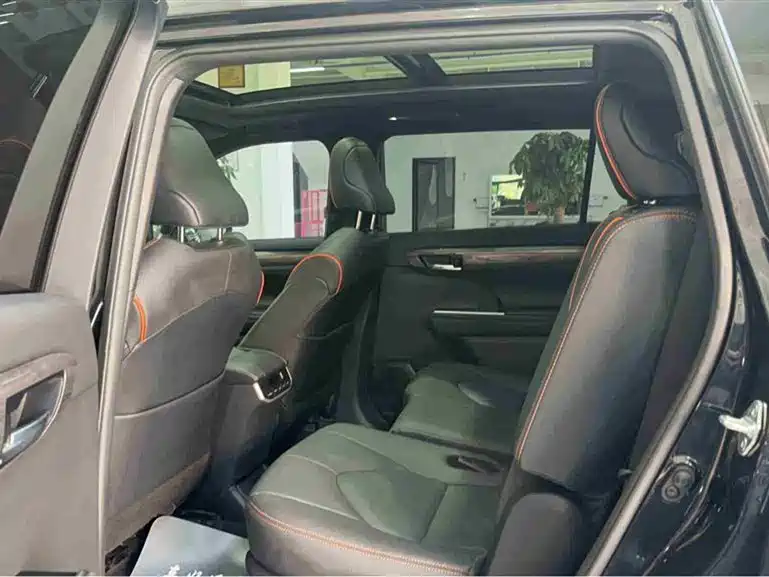Toyota Crown Kluger 2024 2.5L HEV 4WD Premium Edition фото 6