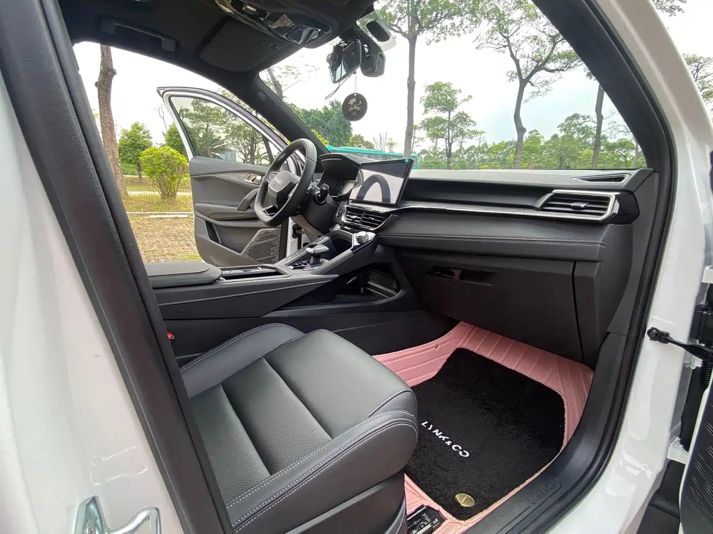 Lynk & Co 06 2023 Remix 1.5T Power Halo фото 16