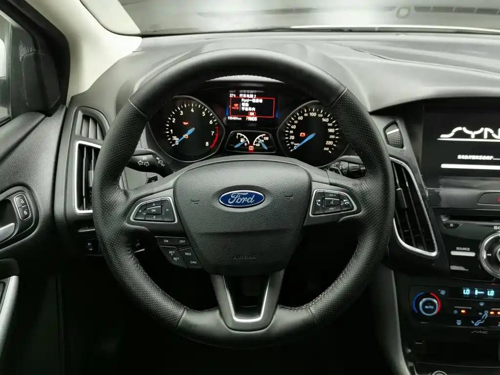 Фото 11 - Ford Focus