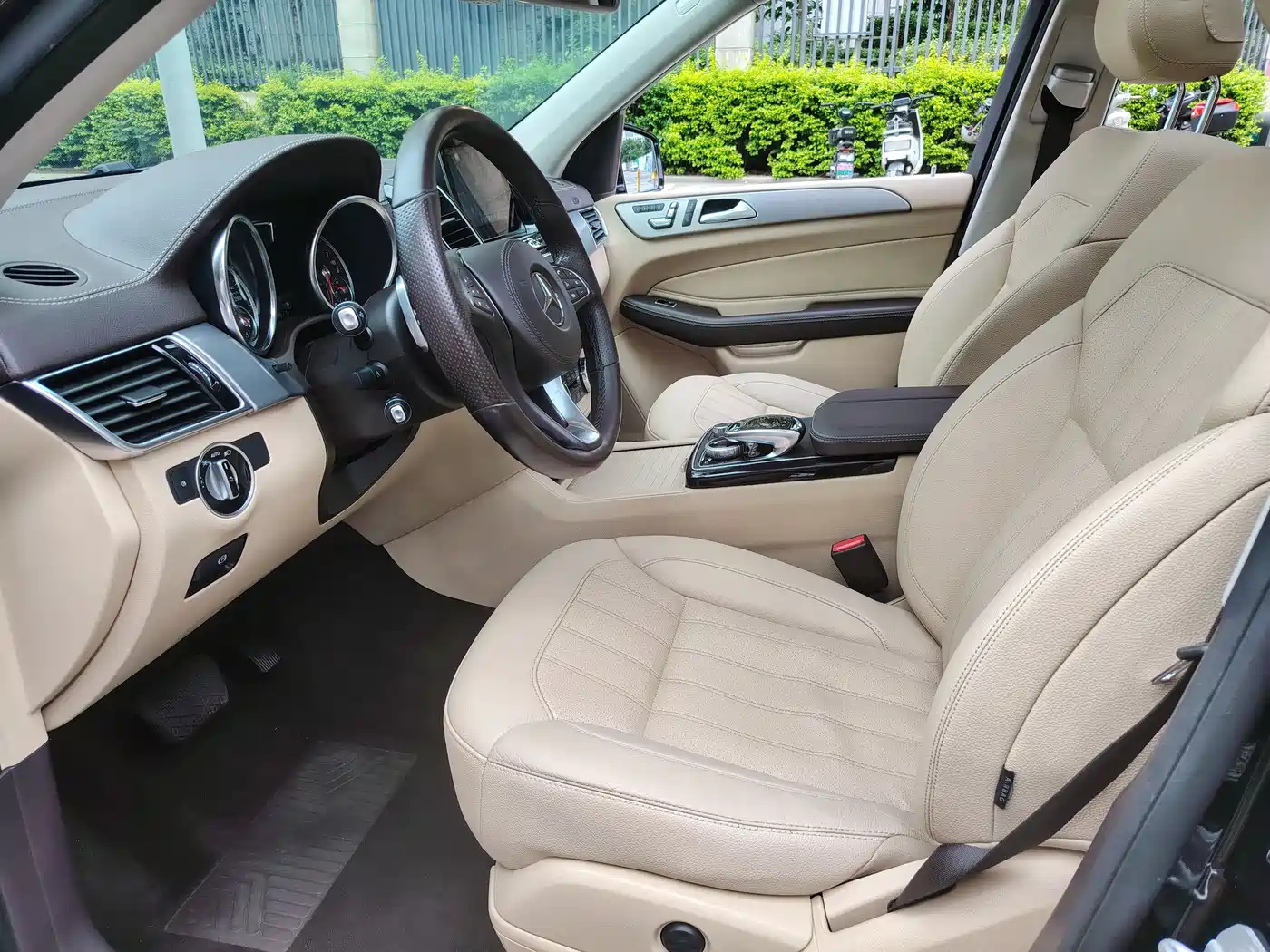 Mercedes-Benz GLS 2016 GLS 400 4MATIC Dynamic фото 9