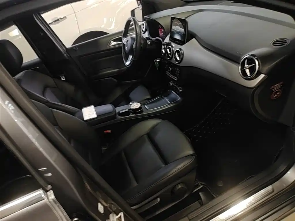 Mercedes-Benz B-Class 2017 B 200 Dynamic фото 20