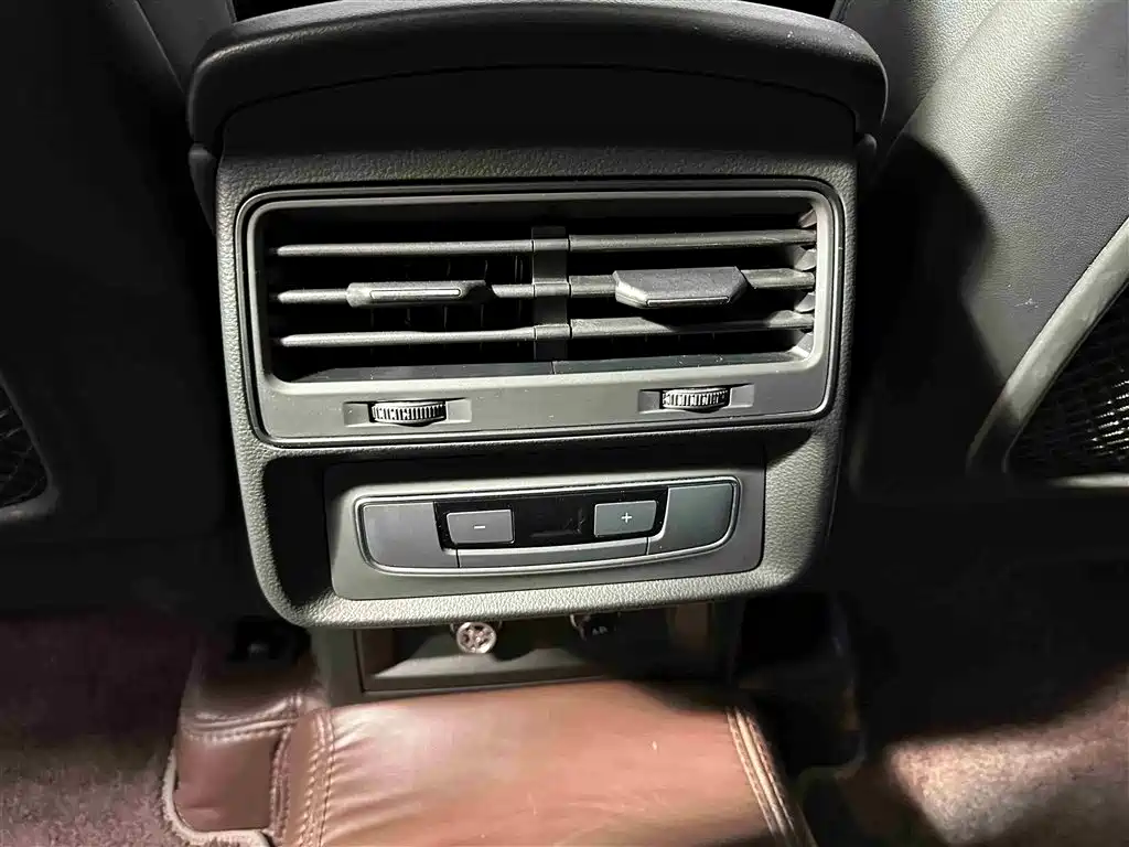 Audi Q7 2024 45 TFSI quattro S line Black Warrior фото 20