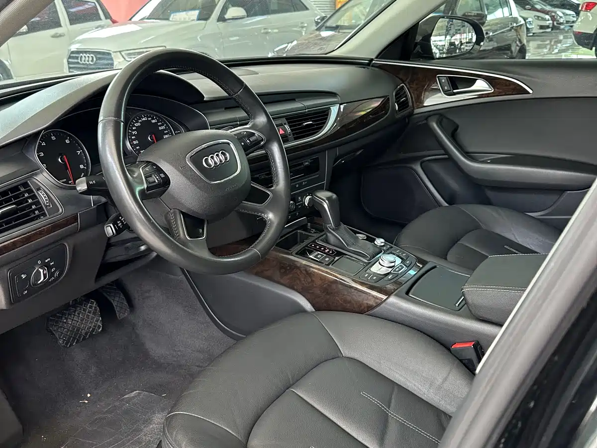 Audi A6L 2018 30th Anniversary 35 TFSI Fashion фото 4