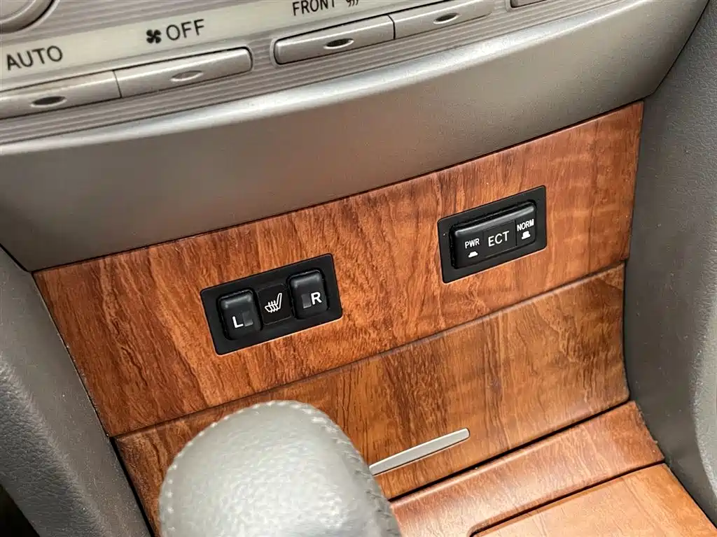 Toyota Camry 2011 240G Classic Anniversary Edition фото 10