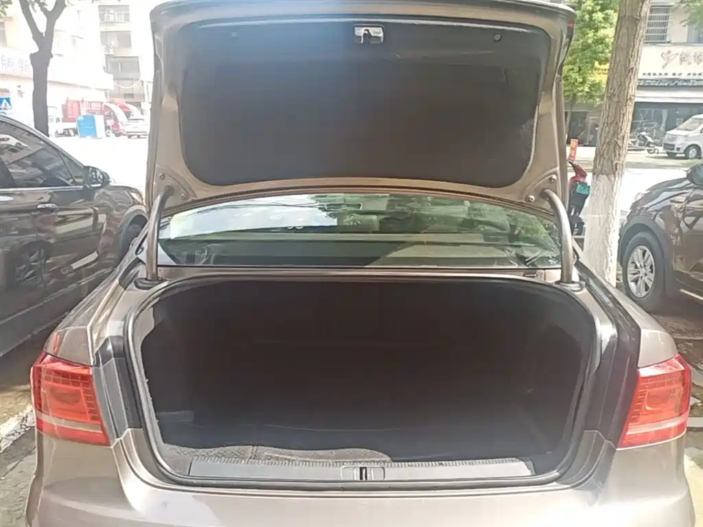 Volkswagen Magotan 2015 Facelift 1.8TSI Premium фото 19