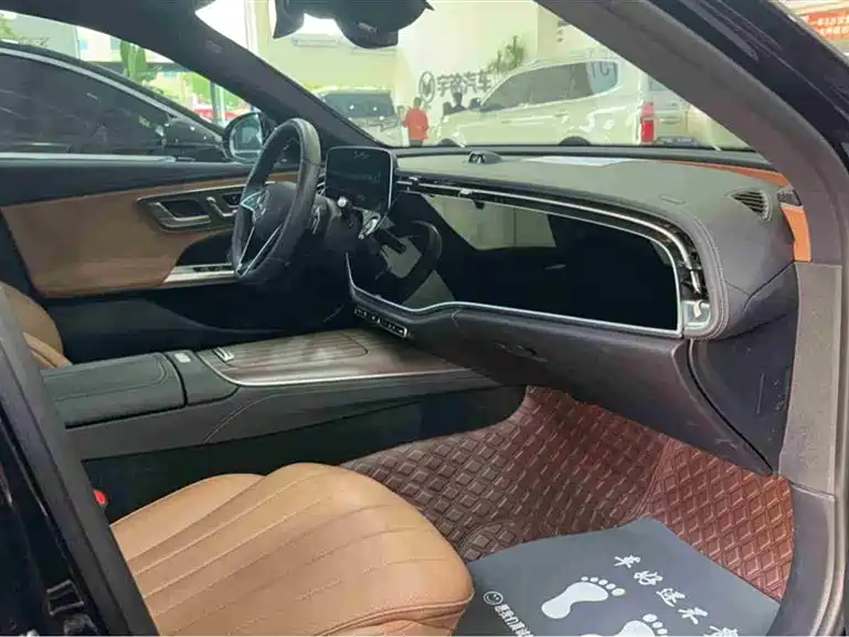 Mercedes-Benz E-Class 2024 Model E 300 L Luxury фото 4
