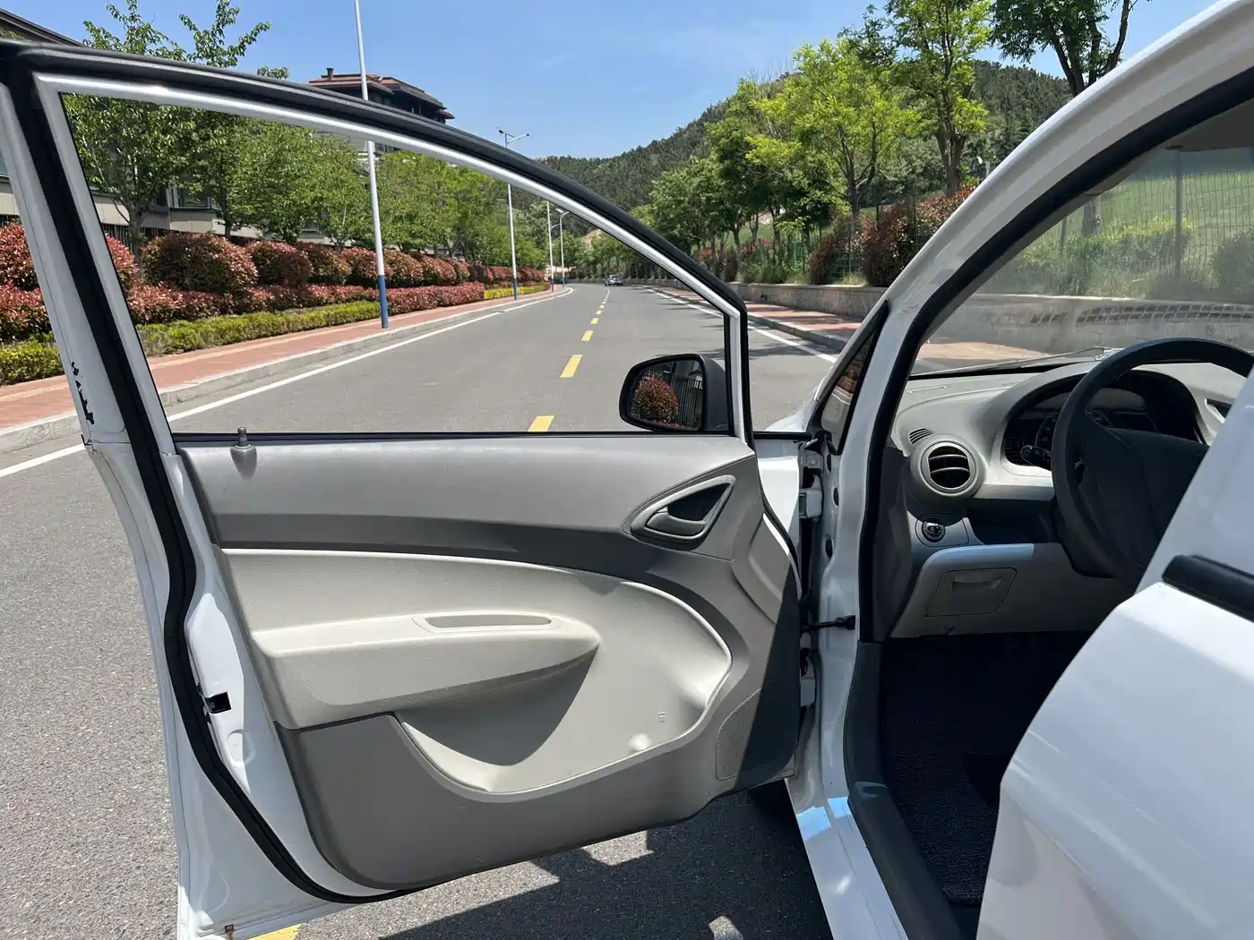 Chevrolet Sail 2013 Sedan 1.2L AMT Ideal Edition фото 8