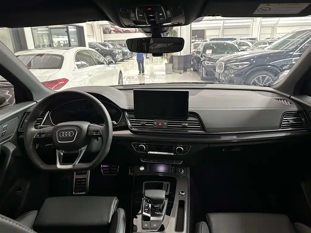 Audi Q5L 2024 Model 40 TFSI Luxury Dynamic фото 12