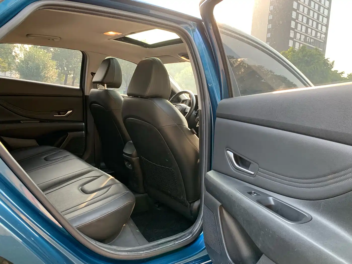 Hyundai Elantra 2021 1.5L CVT GLX Elite Edition фото 16