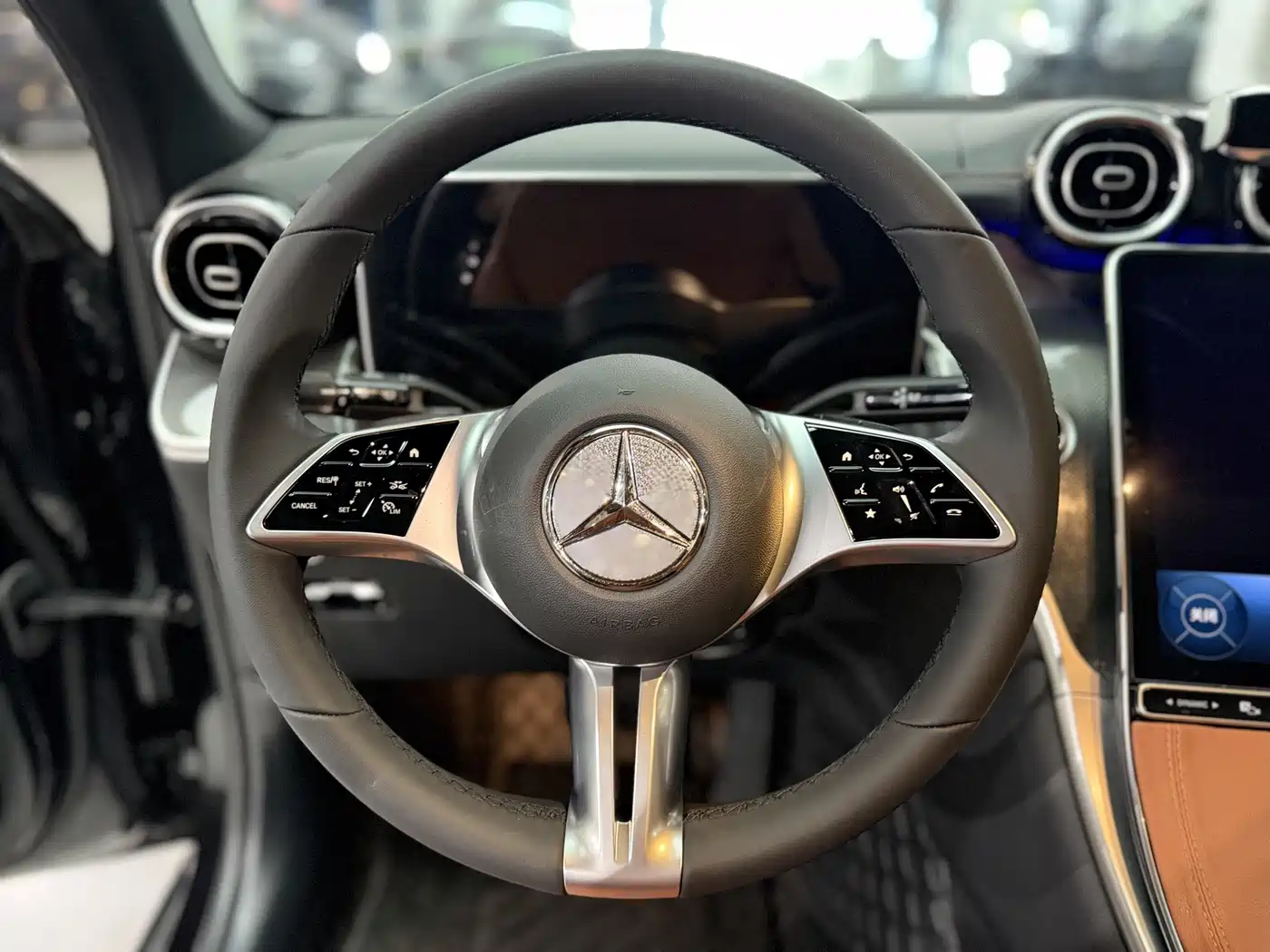 MERCEDES-BENZ GLC