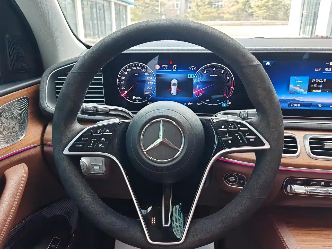 Mercedes-Benz GLE 2024 GLE 450 4MATIC Fashion фото 13