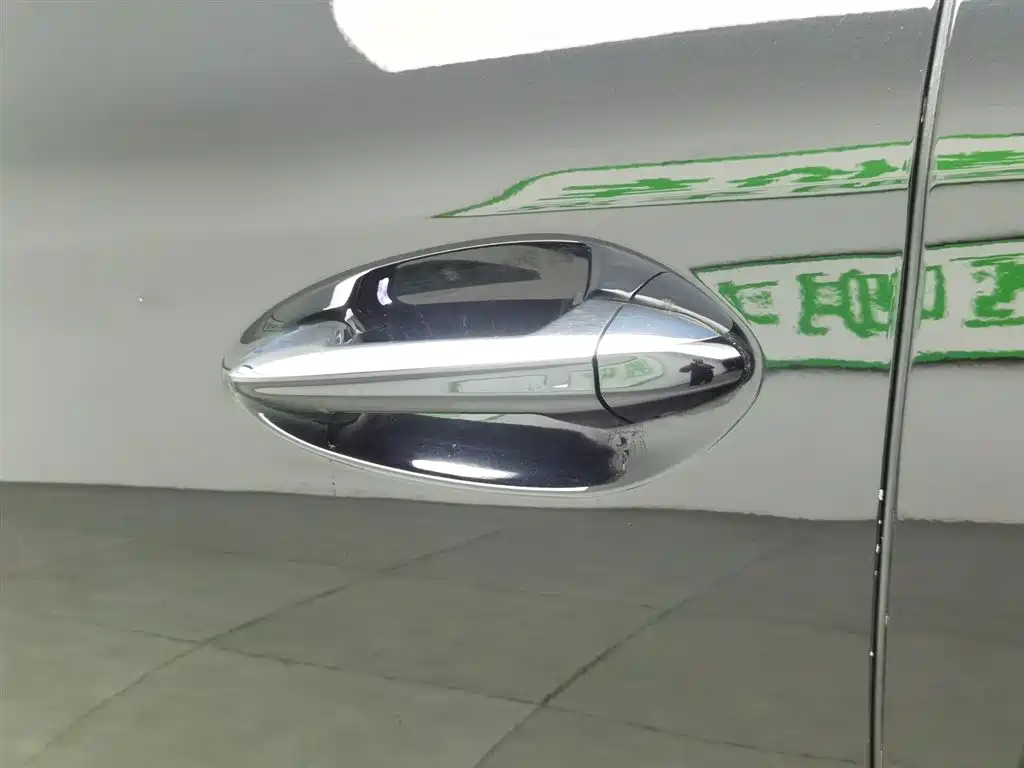 Hongqi HS5 2022 2.0T Smart Connection Flag Enjoy Shopping Edition фото 18