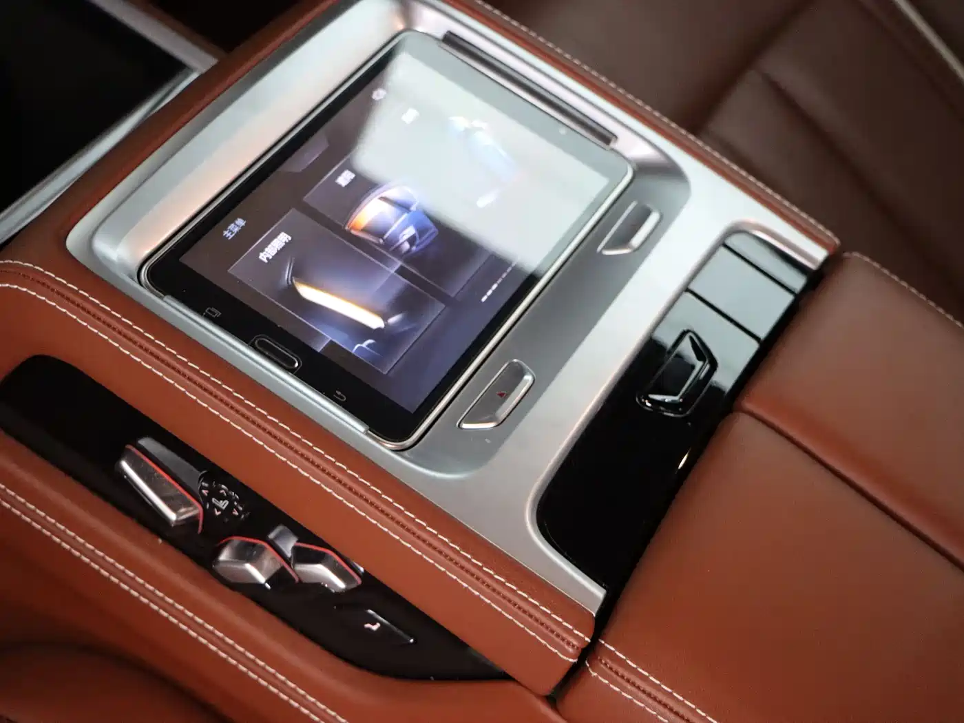 BMW 7 Series 2018 740Li xDrive Premium Type Excellence Package фото 30