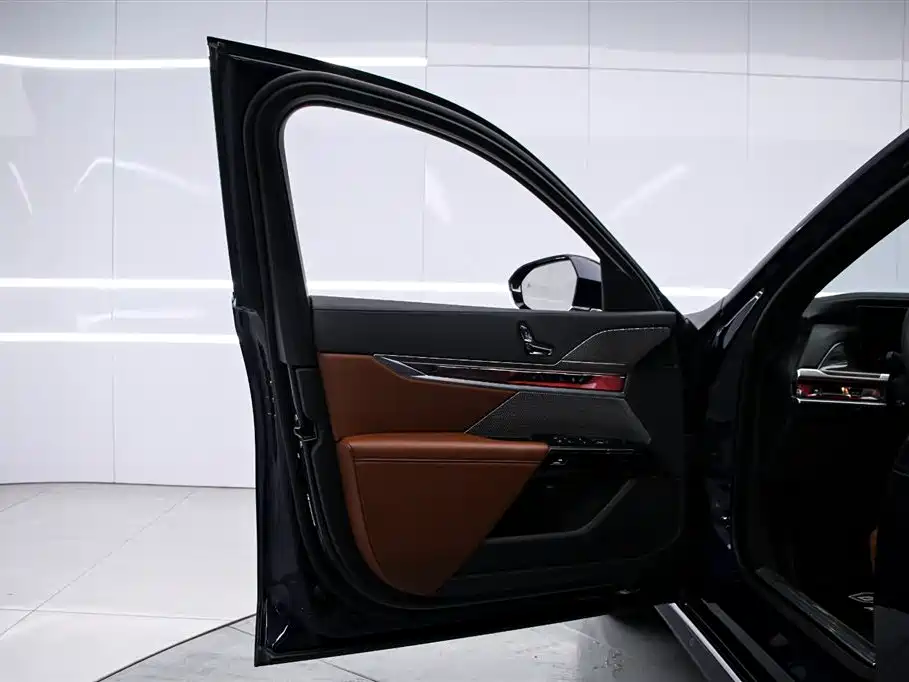 BMW 7 Series 2023 Model 740Li Premium Luxury Package фото 11