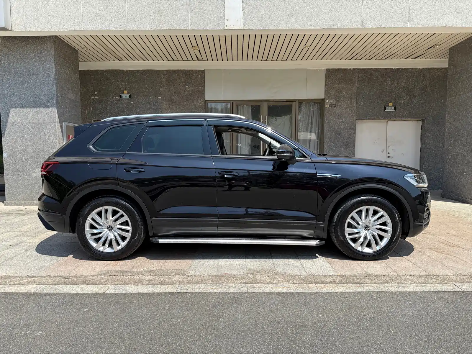 Фото 5 - Volkswagen Touareg