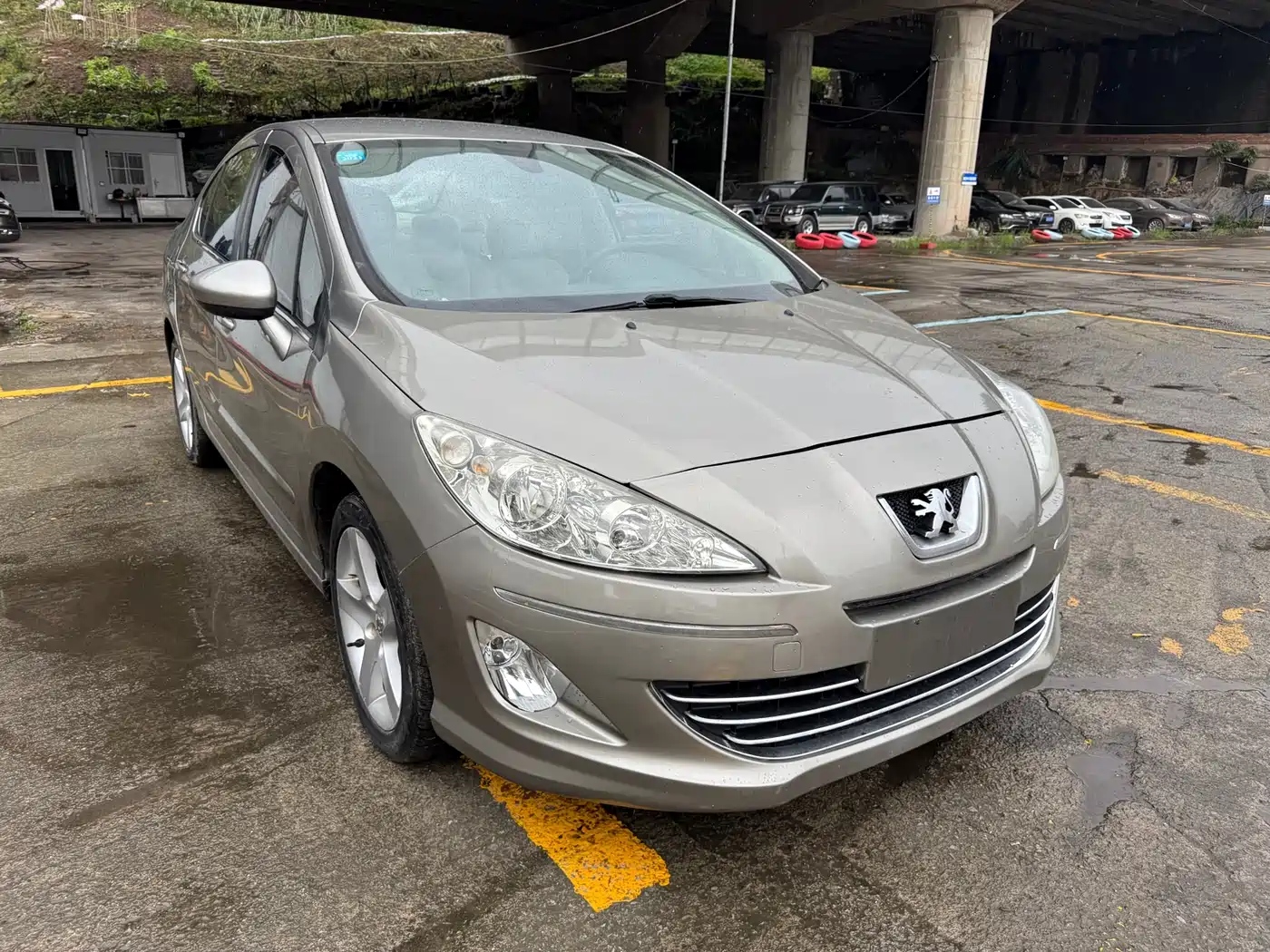 Peugeot 408 2011 2.0L Automatic Comfort Edition фото 3
