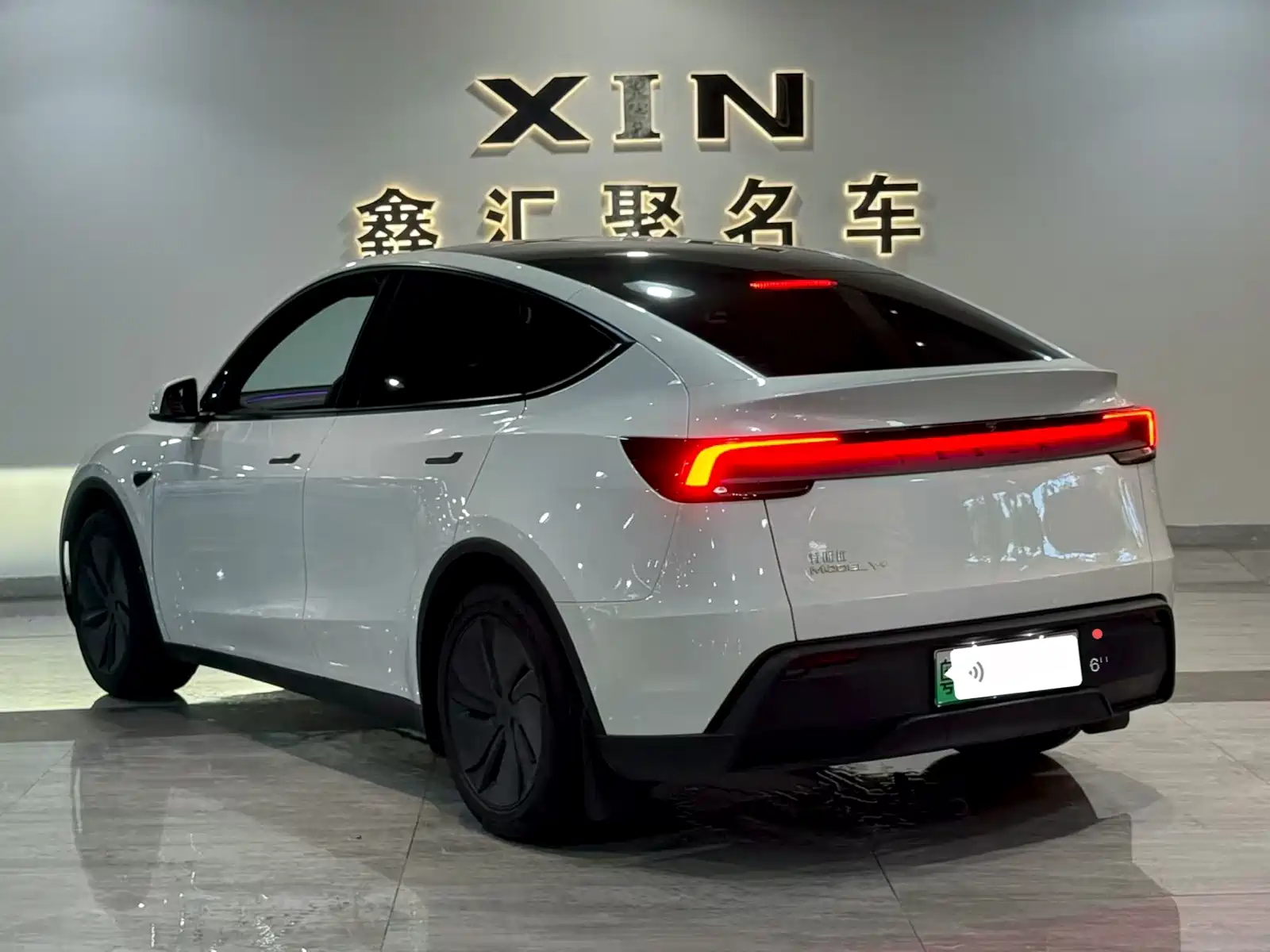 Фото 3 - Tesla Model Y