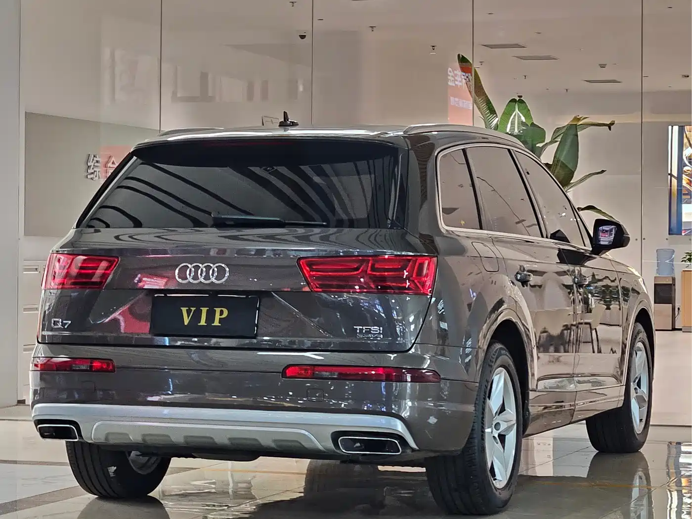 Фото 6 - Audi Q7
