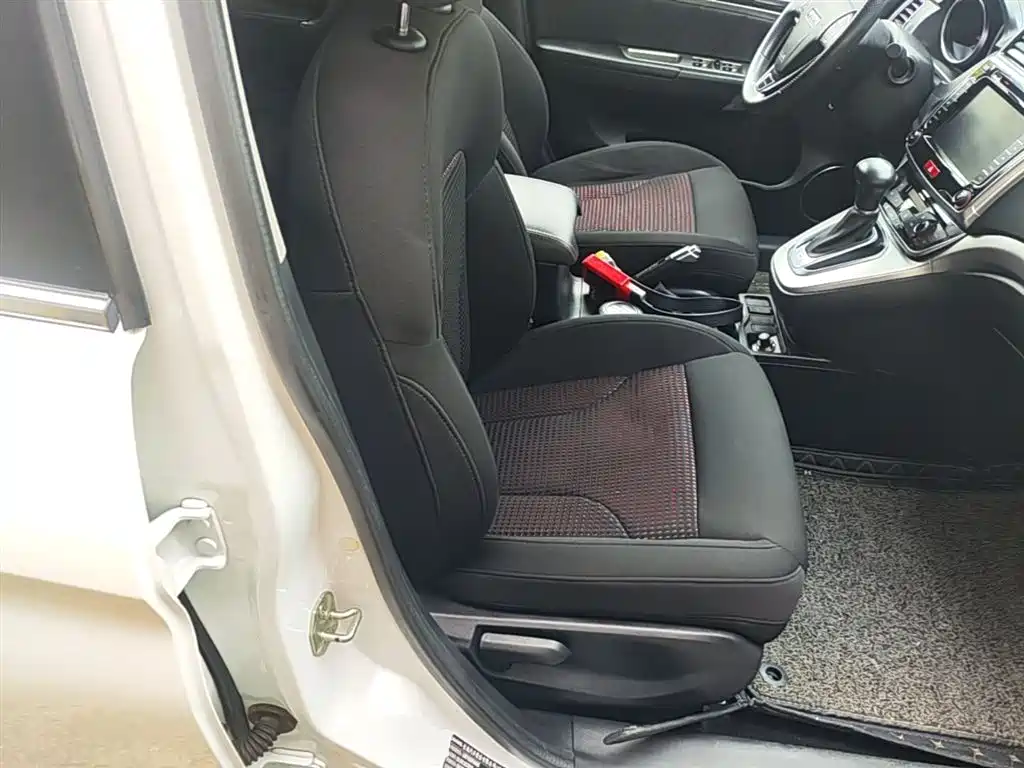 Haval M6 2017 1.5T Automatic 2WD Urban фото 25