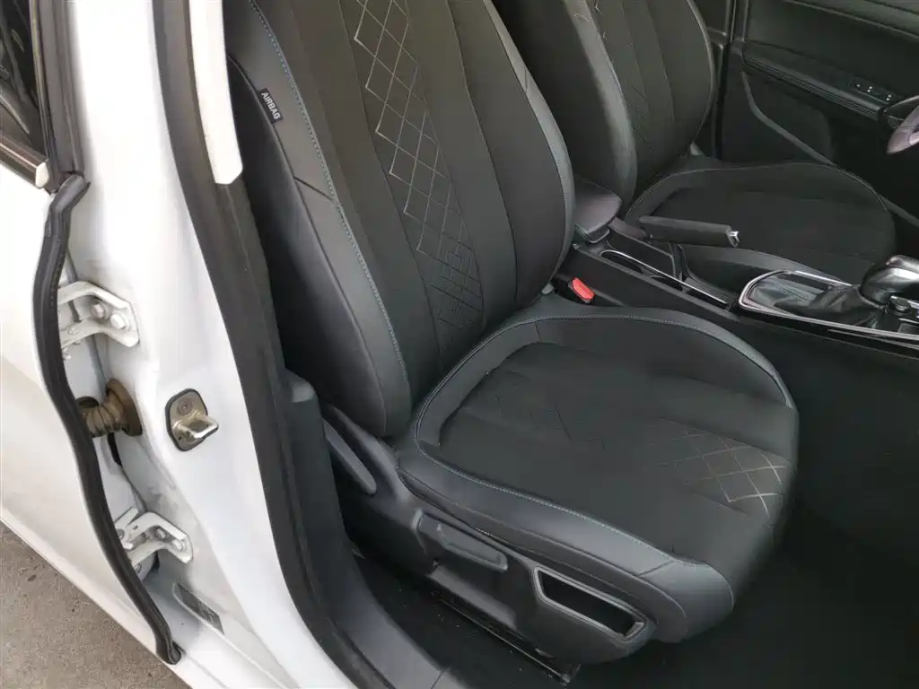 Peugeot 308 2016 1.6L Automatic Luxury фото 20